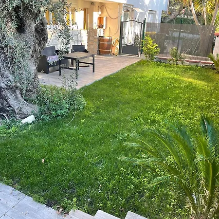 Joli Rez De Jardin 4 Pieces A Sur Cagnes-sur-Mer