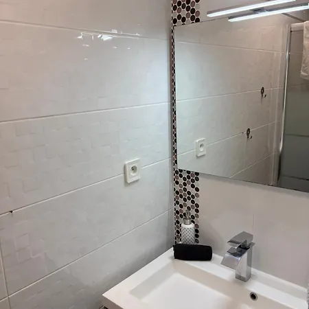 Joli Rez De Jardin 4 Pieces A Sur * Cagnes-sur-Mer